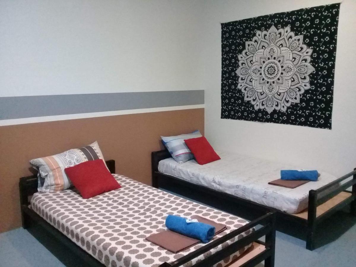 Napsule Suites Davao City Esterno foto