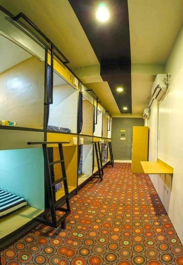 Napsule Suites Davao City Esterno foto