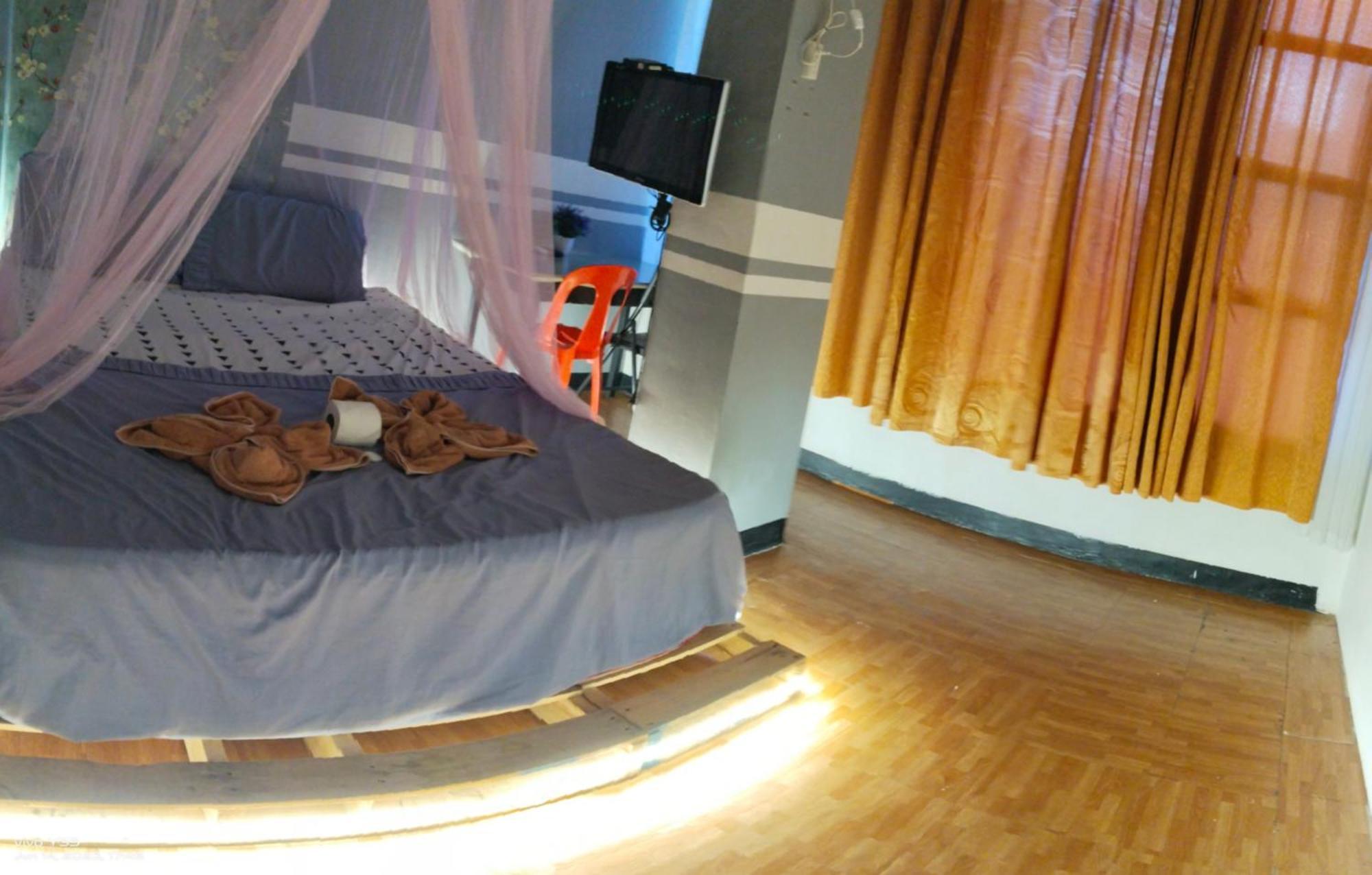 Napsule Suites Davao City Esterno foto