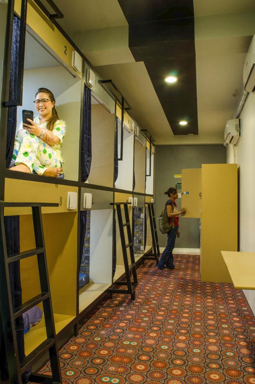 Napsule Suites Davao City Esterno foto