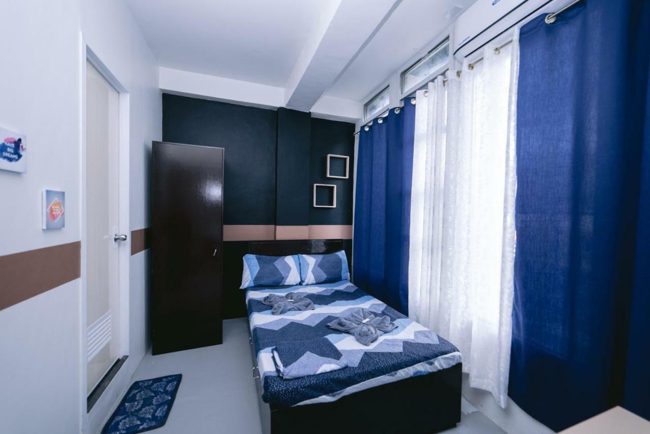 Napsule Suites Davao City Esterno foto